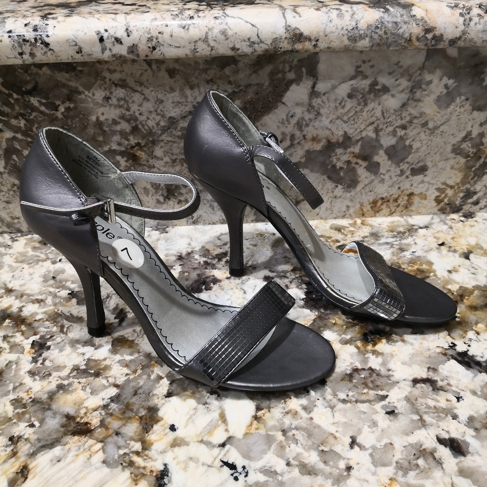 Nicole high heels